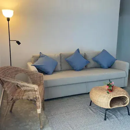 Apartament Beachfront Apartment In Laranca